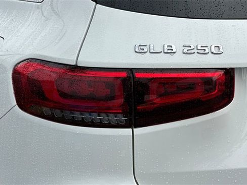 Used 2023 Mercedes-Benz GLB 250 GLB 250 image 29