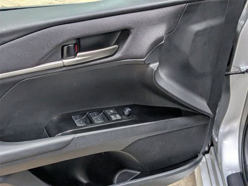 Used 2025 Toyota Camry LE image 10