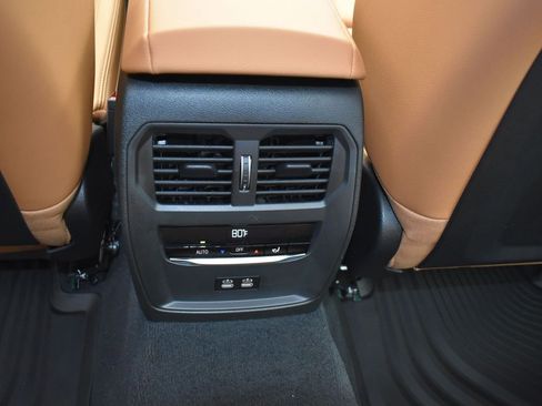 New 2026 BMW 330i Sedan w/ Convenience Package image 18