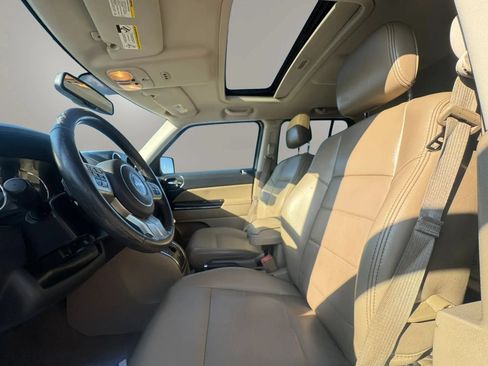 Used 2014 Jeep Patriot Limited w/ Sun/Sound Group FWD image 7
