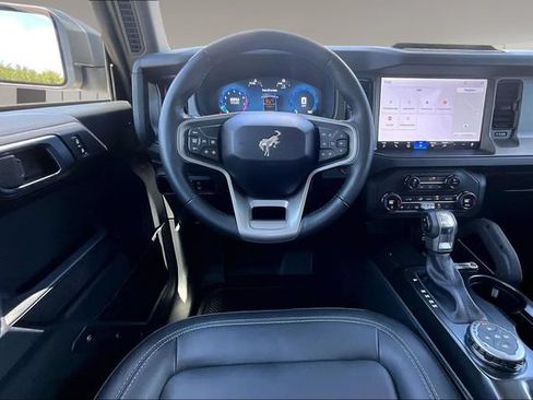 Used 2025 Ford Bronco Badlands w/ Sasquatch Package AWD/4WD image 8