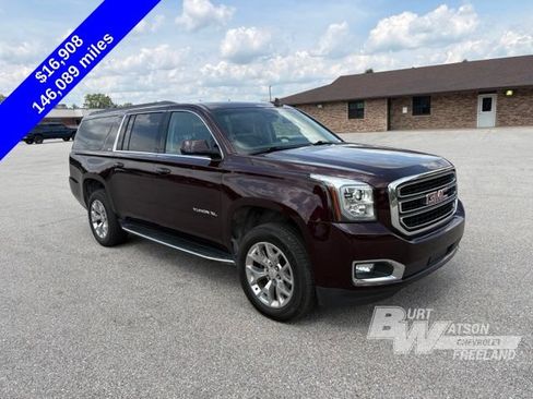 Used 2017 GMC Yukon XL SLT w/ Open Road Package AWD/4WD image 8