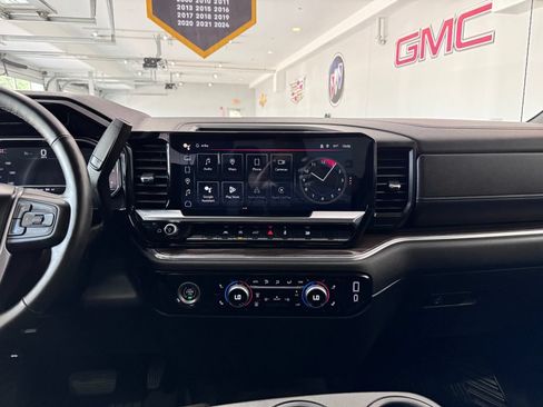 Certified 2024 GMC Sierra 1500 Elevation AWD/4WD image 19