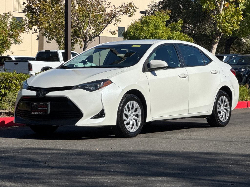 Used 2018 Toyota Corolla LE FWD image 9