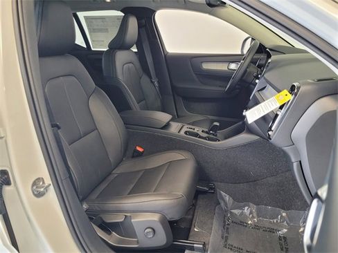 New 2026 Volvo XC40 B5 Core w/ Climate Package image 12