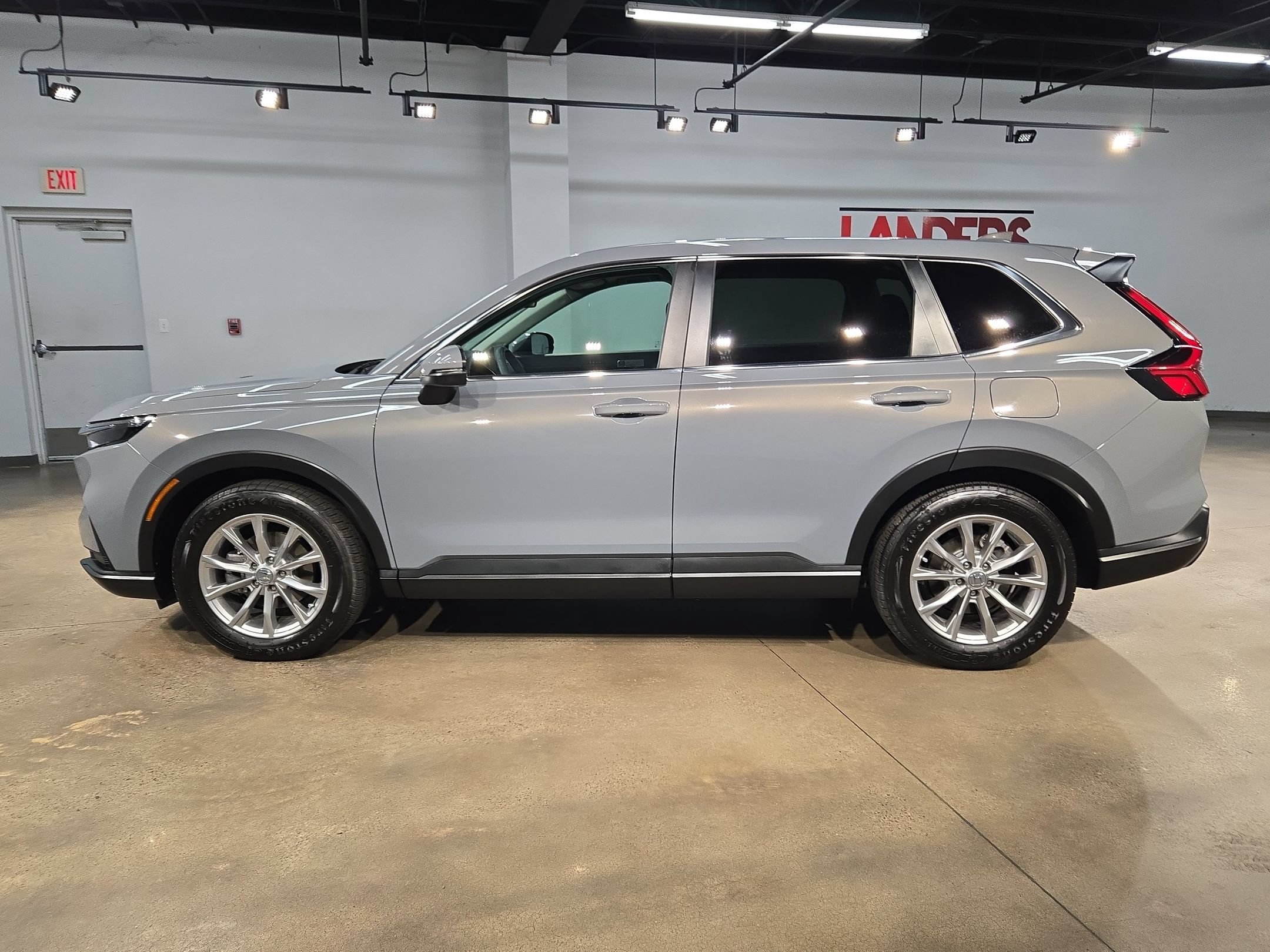 Used 2025 Honda CR-V EX image 4
