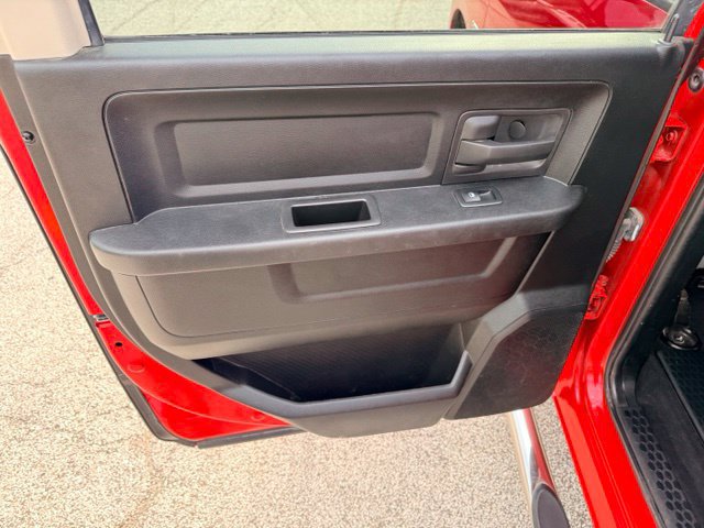 Used 2018 RAM 1500 Express AWD/4WD image 29