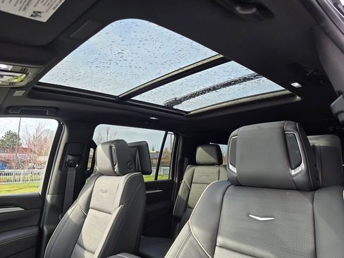 New 2026 Cadillac Escalade ESV Sport w/ LPO, ONYX Package image 26