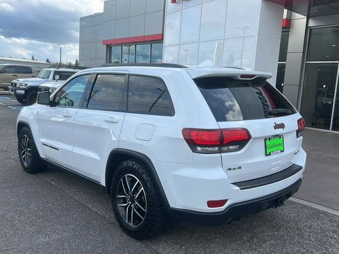 Used 2021 Jeep Grand Cherokee Trailhawk image 9