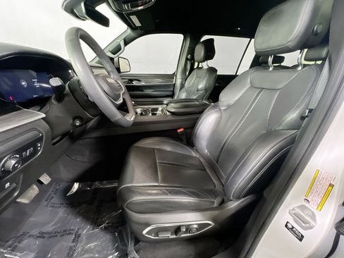 Used 2022 Jeep Wagoneer Series II image 22