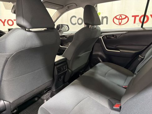 Used 2022 Toyota RAV4 LE image 19