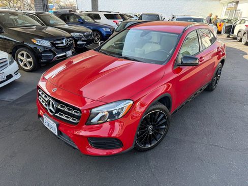 Used 2018 Mercedes-Benz GLA 250 4MATIC image 2