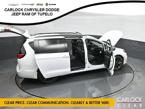 New 2026 Chrysler Pacifica Limited w/ Uconnect Theater Family Group image 73