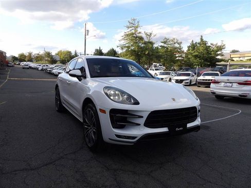 Used 2016 Porsche Macan Turbo image 2