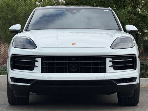 Certified 2024 Porsche Cayenne S AWD/4WD image 10