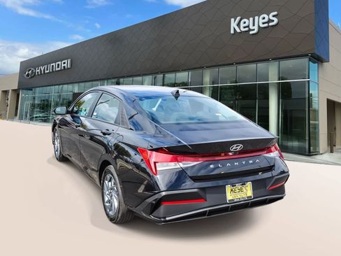 Certified 2024 Hyundai Elantra SEL FWD image 7
