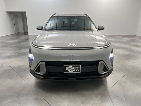 Used 2024 Hyundai Kona SEL FWD image 3