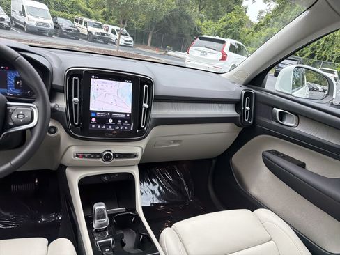 Used 2023 Volvo XC40 B5 Plus w/ Climate Package AWD/4WD image 31