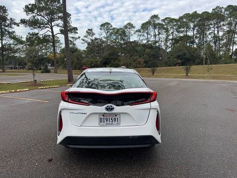 Used 2021 Toyota Prius Prime LE FWD image 18