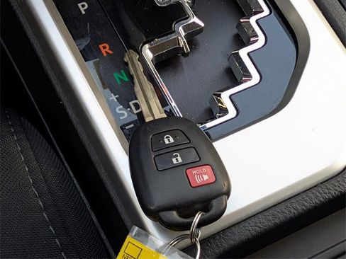 Used 2019 Toyota Tundra SR5 image 37