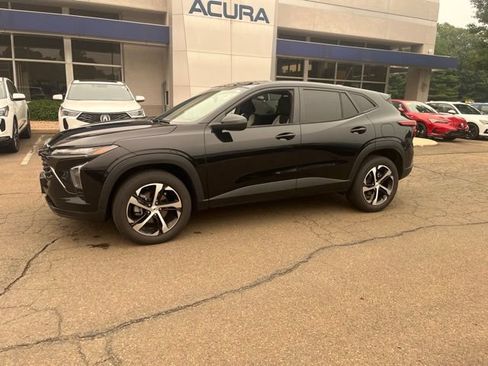 Used 2024 Chevrolet Trax RS w/ Driver Confidence Package FWD image 35