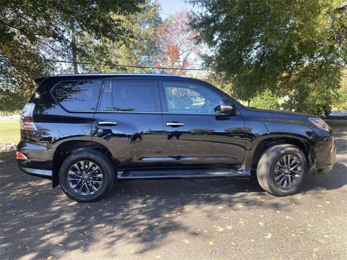 Used 2020 Lexus GX 460 Premium image 2