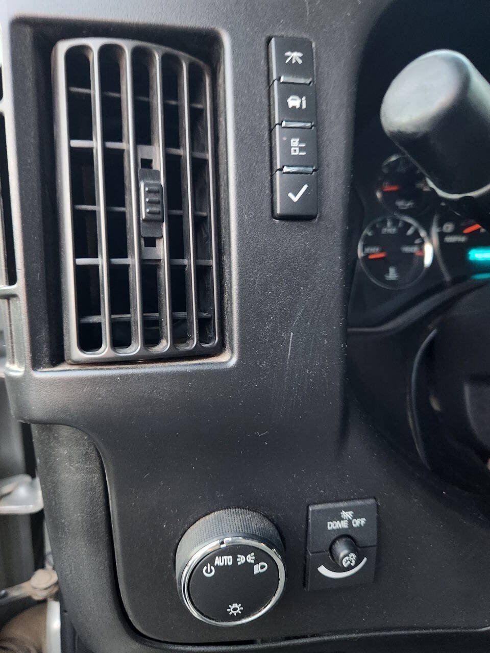 Used 2019 Chevrolet Express 3500 LS RWD image 11