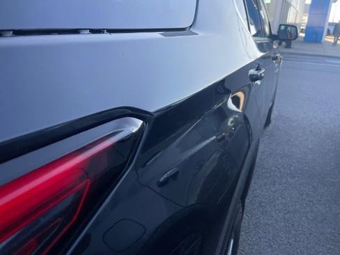 Used 2023 Chevrolet Traverse LT image 21