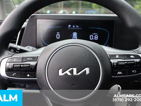 Used 2025 Kia Sportage LX FWD image 28