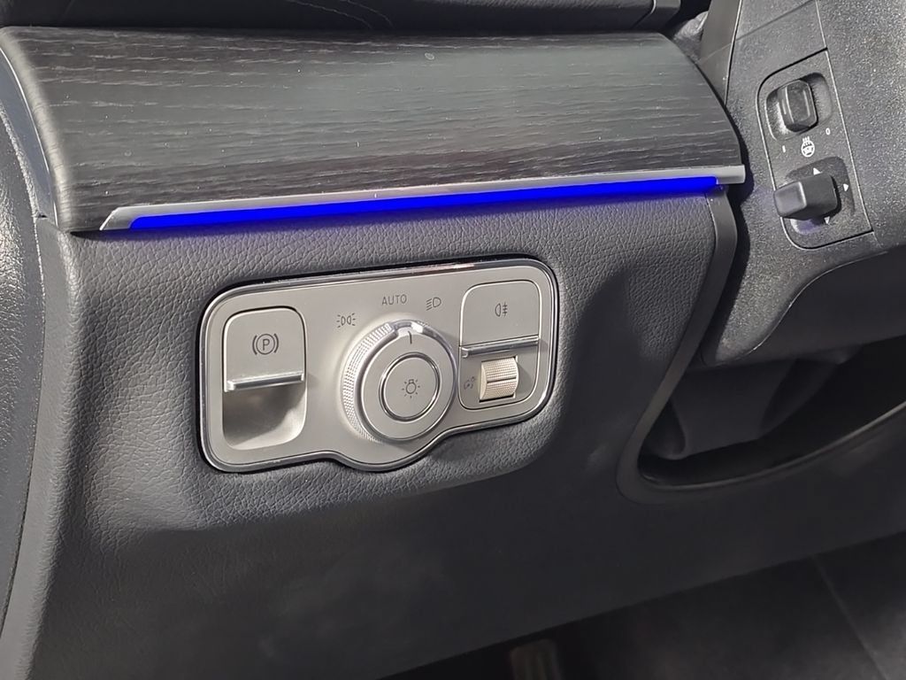 Used 2025 Mercedes-Benz GLS 450 4MATIC image 19