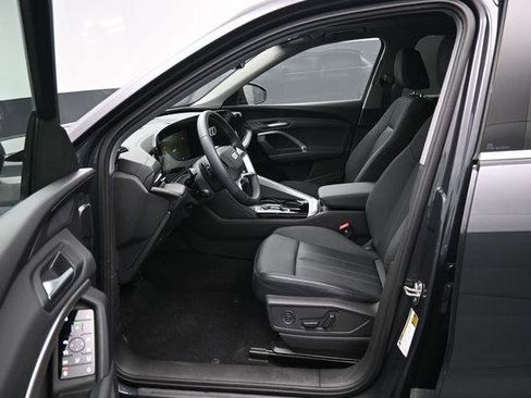 Used 2025 Audi Q5 Premium w/ Convenience Package AWD/4WD image 9