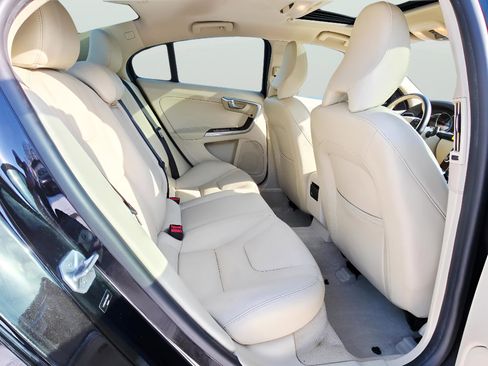 Used 2015 Volvo S60 T5 Premier w/ Convenience Package image 13
