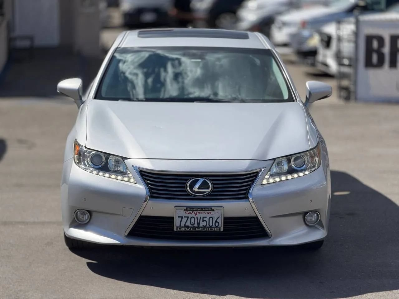 Used 2014 Lexus ES 300h w/ Premium Package w/Bamboo Trim FWD image 3