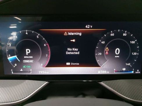 Certified 2025 Nissan Murano SV w/ Cargo Package AWD/4WD image 19