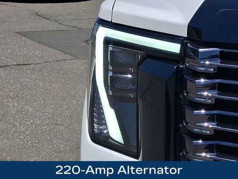 Used 2025 GMC Sierra 2500 Denali Ultimate w/ Snow Plow Prep/Camper Package AWD/4WD image 30