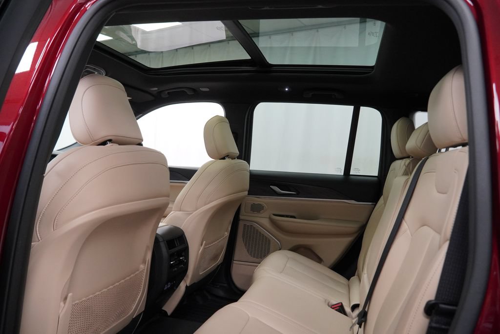 Used 2022 Jeep Grand Cherokee Limited 4xe AWD/4WD image 4