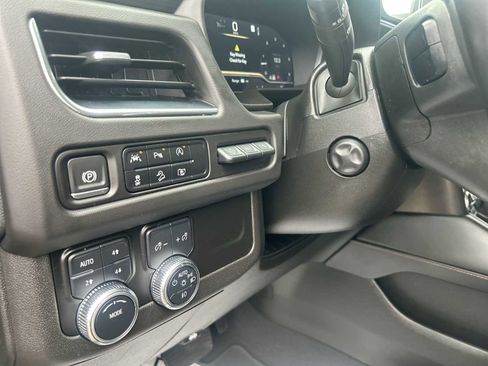 Used 2023 GMC Yukon AT4 w/ AT4 Premium Package image 17