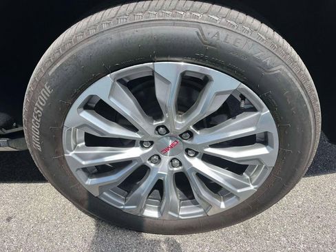 Used 2023 GMC Yukon XL Denali AWD/4WD image 11