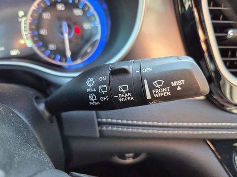 New 2026 Chrysler Pacifica Select image 30