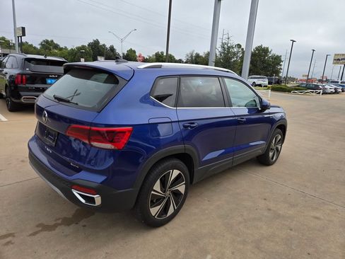 Used 2024 Volkswagen Taos SE AWD/4WD image 7