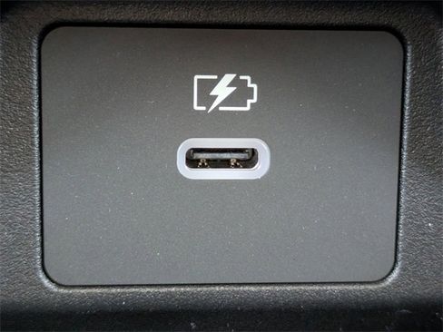 New 2025 Mitsubishi Outlander SE image 30