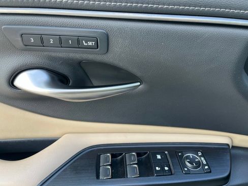 Used 2021 Lexus ES 350 w/ Premium Package FWD image 9