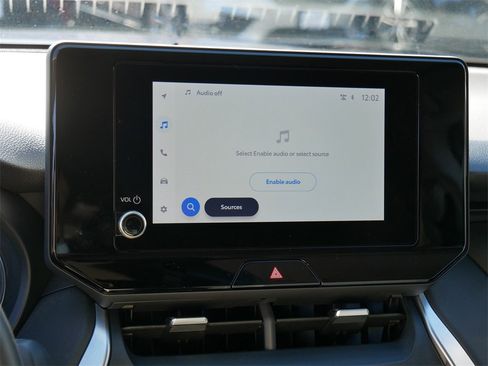 Used 2024 Toyota Venza LE image 26