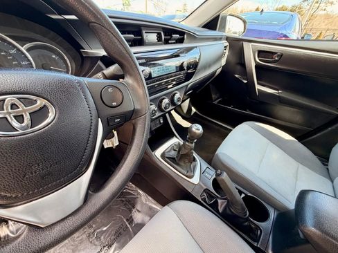 Used 2015 Toyota Corolla L image 10