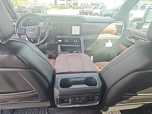 New 2026 GMC Sierra 3500 Denali Ultimate w/ LPO, Black Badging Package image 13