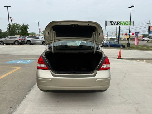 Used 2009 Nissan Versa Sedan w/ Convenience Pkg FWD image 13