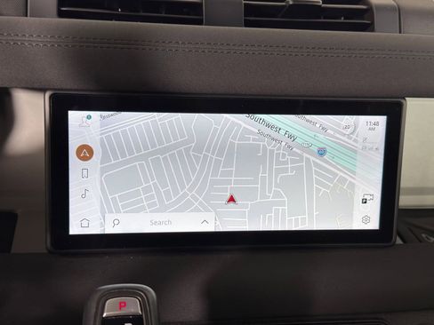 Used 2023 Land Rover Defender 110 X-Dynamic SE image 28