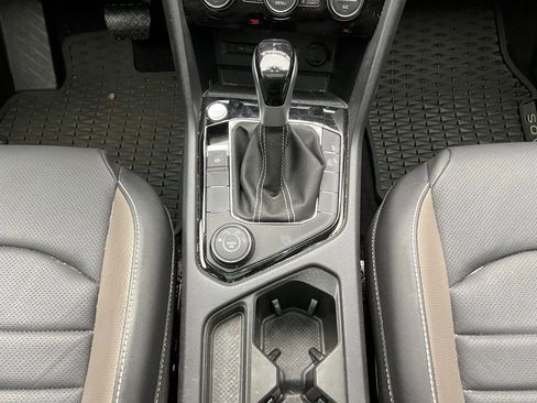 Used 2024 Volkswagen Taos SEL image 11