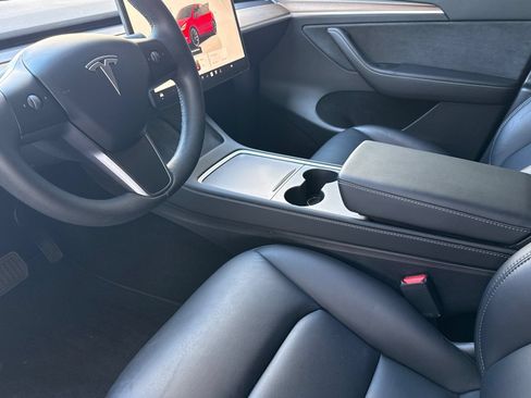 Used 2023 Tesla Model Y Long Range AWD/4WD image 10