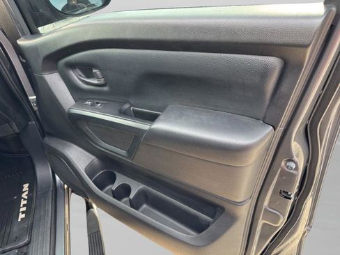 Used 2018 Nissan Titan S w/ S Utility Package image 35
